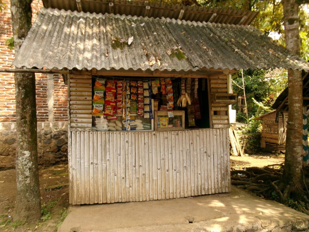warung sekitar kampung ikan
